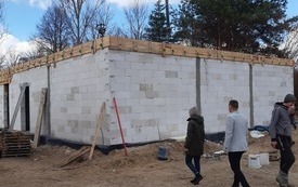 Betonowanie stropu świetlicy w Gościencinie. 7