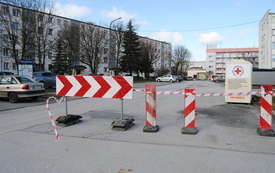 Przygotowania do modernizacji drogi na osiedlu Brożka we Włoszczowie. 1