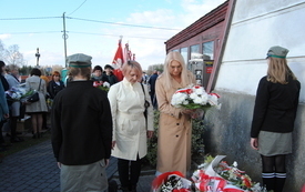 Włoszczowa oddała hołd ofiarom sowieckiej zbrodni i katastrofy prezydenckiego samolotu. 12