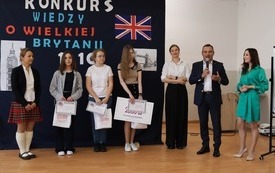 Powiatowy konkurs wiedzy o&nbsp;Wielkiej Brytanii pod nazwą "1 z&nbsp;10". 3