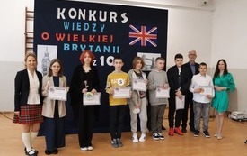 Powiatowy konkurs wiedzy o&nbsp;Wielkiej Brytanii pod nazwą "1 z&nbsp;10". 12