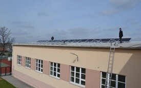 Energia ze słońca dotarła także do szkoły społecznej w Bebelnie.  3