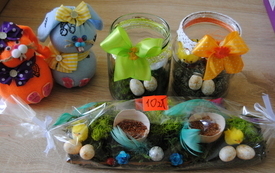 Przed kościołem parafialnym w nadchodzącą niedzielę na mieszkańc&oacute;w będą czekały ozdoby i wielkanocne przysmaki przygotowane przez uczni&oacute;w Szkoły Podstawowej w Bebelnie. 3