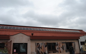 Dobiega końca montaż odnawialnych źr&oacute;deł energii na budynkach użyteczności publicznej w gminie Włoszczowa. Hala OSiR.