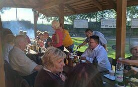 Wsp&oacute;lne spotkanie i oczywiście degustacja pieczonych ziemniak&oacute;w. Tych kilka godzin spędzonych w gronie włoszczowskich senior&oacute;w minęło bardzo szybko. 12