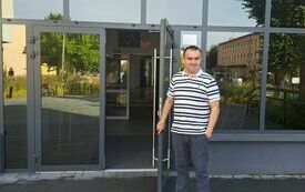 Grzegorz Krzywonos, kierownik kina &quot;Muza&quot; we Włoszczowie. 1