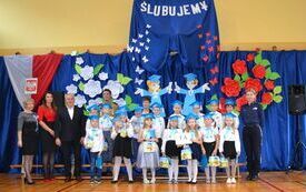 Uroczystość ślubowania pierwszak&oacute;w w SP nr 2 we Włoszczowie. 3