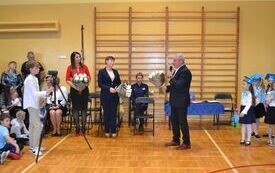 Uroczystość ślubowania pierwszak&oacute;w w SP nr 2 we Włoszczowie. 4