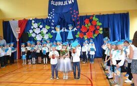Uroczystość ślubowania pierwszak&oacute;w w SP nr 2 we Włoszczowie. 5
