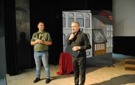  Pieśni patriotyczne włoszczowianie wykonali po Gali Stypendialnej w&nbsp;Domu Kultury wsp&oacute;lnie z&nbsp;kierownikiem Młodzieżowej Orkiestry Dętej - Michałem Dudkiewiczem.  9