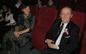  Pieśni patriotyczne włoszczowianie wykonali po Gali Stypendialnej w&nbsp;Domu Kultury wsp&oacute;lnie z&nbsp;kierownikiem Młodzieżowej Orkiestry Dętej - Michałem Dudkiewiczem.  13