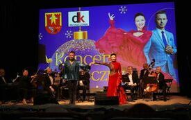 Wspaniała polska śpiewaczka operowa i operetkowa Grażyna Brodzińska była gwiazdą koncertu we Włoszczowie. 15