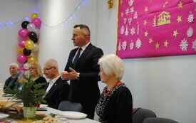 Spotkanie wigilijne przygotowali seniorzy włoszczowskiego Nieformalnego Gminnego Klubu Seniora przy ul. Pocztowej w mieście. 17