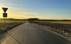Wyremontowane drogi powiatowe w Rogienicach, Ogarce i Woli Wiśniowej. 1