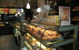 Pączki i faworki kr&oacute;lują dziś we włoszczowskich cukierniach, piekarniach i marketach. 5