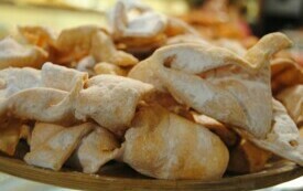 Pączki i faworki kr&oacute;lują dziś we włoszczowskich cukierniach, piekarniach i marketach. 8