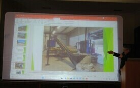 We Włoszczowie powstała wielka hala, z nowoczesną linią segregacji odpad&oacute;w.  64