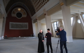 - Jeśli nic nie stanie na przeszkodzie za trzy lata zakończy się budowa nowego kościoła - powiedział dziś przed kamerą TVP 3 Kielce ks. Leszek Dziwosz, proboszcz parafii bł.J&oacute;zefa Pawłowskiego  4