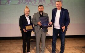 Zawodnicy, trenerzy i zaproszeni goście wsp&oacute;lnie świętowali 10-lecie istnienia klubu. 9