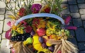 Parafianie Czarncy i Kurzelowa dziękowali 15 września za plony. 18