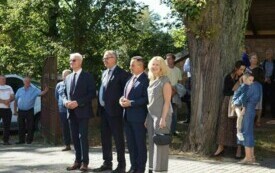 Parafianie Czarncy i Kurzelowa dziękowali 15 września za plony. 30