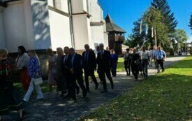 Parafianie Czarncy i Kurzelowa dziękowali 15 września za plony. 61