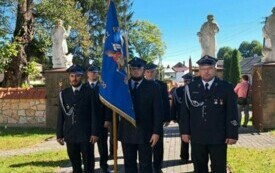 Parafianie Czarncy i Kurzelowa dziękowali 15 września za plony. 62