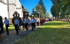 Parafianie Czarncy i Kurzelowa dziękowali 15 września za plony. 68