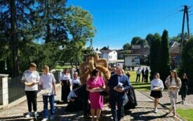 Parafianie Czarncy i Kurzelowa dziękowali 15 września za plony. 78