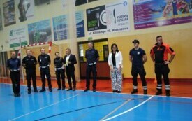 Włoszczowscy policjanci przez cały wrzesień odwiedzają najmłodszych uczni&oacute;w szk&oacute;ł podstawowych. Dziś byli w SP nr 1 w mieście. 28