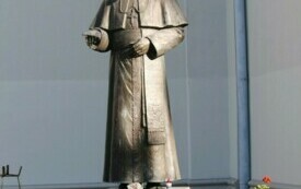 Pomnik Jana Pawła II we Włoszczowie. 3