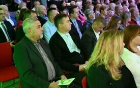 - Z mojej analizy wynika - i to wiele razy m&oacute;wiłem, że sołtysi i samorządowcy są najlepszym źr&oacute;dłem informacji, w to trzeba inwestować - m&oacute;wił prezes WFOŚ i GW  Jacek Sk&oacute;rski. 1