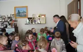 Wiosna zawitała do włoszczowskiego magistratu. 5