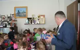 Wiosna zawitała do włoszczowskiego magistratu. 6