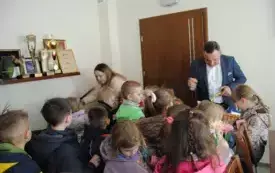 Wiosna zawitała do włoszczowskiego magistratu. 12