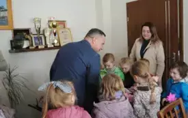 Wiosna zawitała do włoszczowskiego magistratu. 13