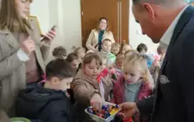 Wiosna zawitała do włoszczowskiego magistratu. 16