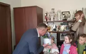 Wiosna zawitała do włoszczowskiego magistratu. 41