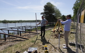 Trwa remont molo na zalewie Klekot. 3