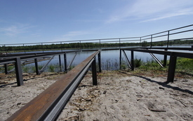 Trwa remont molo na zalewie Klekot. 7