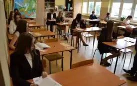 Trzeci dzień egzaminu &oacute;smoklasisty. 23