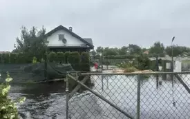 Mieszkańcy gminy Włoszczowa walczą z żywiołem. 4