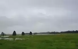 Mieszkańcy gminy Włoszczowa walczą z żywiołem. 33