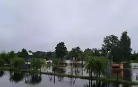 Mieszkańcy gminy Włoszczowa walczą z żywiołem. 74