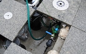 Zwracamy się z prośbą do wszystkich mieszkańc&oacute;w, by reagowali na wszelkie pr&oacute;by zanieczyszczania bądź dewastowania fontanny. 3