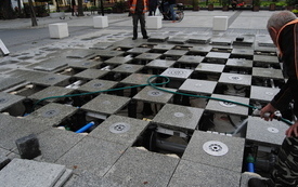 Zwracamy się z prośbą do wszystkich mieszkańc&oacute;w, by reagowali na wszelkie pr&oacute;by zanieczyszczania bądź dewastowania fontanny. 4