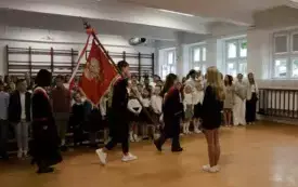 Powitanie nowego roku szkolnego w plac&oacute;wkach oświatowych gminy Włoszczowa. SP w Czarncy