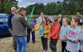 Koło Miejskie Polskiego Związku Wędkarskiego we Włoszczowie w minioną niedzielę zorganizowało zawody dla dzieci na Biadaszku. 1