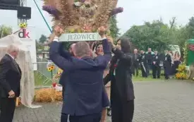 14 września 2025 r. odbyły się dożynki parafialne w Kurzelowie, aby podziękować za tegoroczne plony. 121