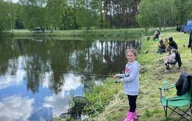 Koło Miejskie Polskiego Związku Wędkarskiego we Włoszczowie w minioną niedzielę zorganizowało zawody dla dzieci na Biadaszku. 10